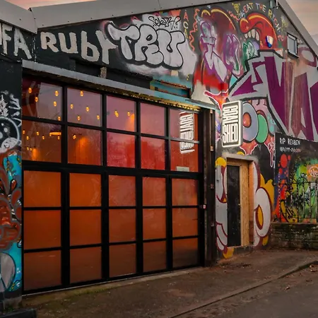 Coalshed Lofts Apartament *